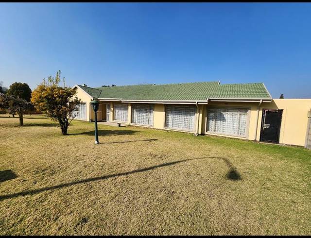 5 BEDROOM HOUSE FOR SALE IN BRACKENHURST